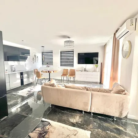 Violet Superior Apartment